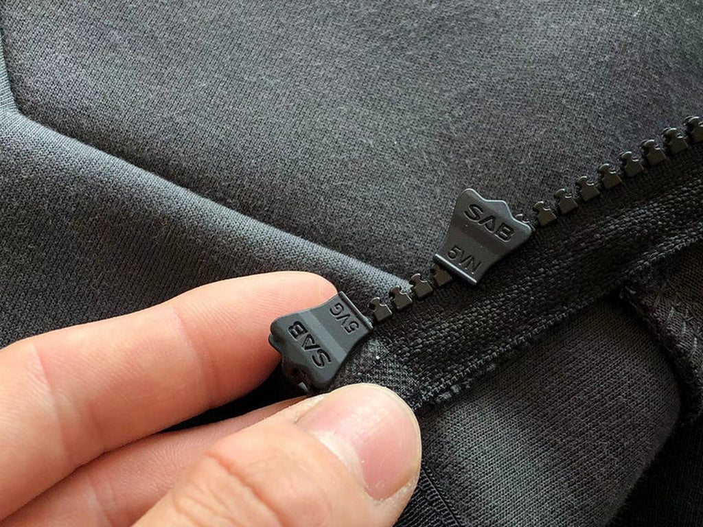 NIKE TECH FLEECE HOODIE X BLACK/DARK SMOKE GREY