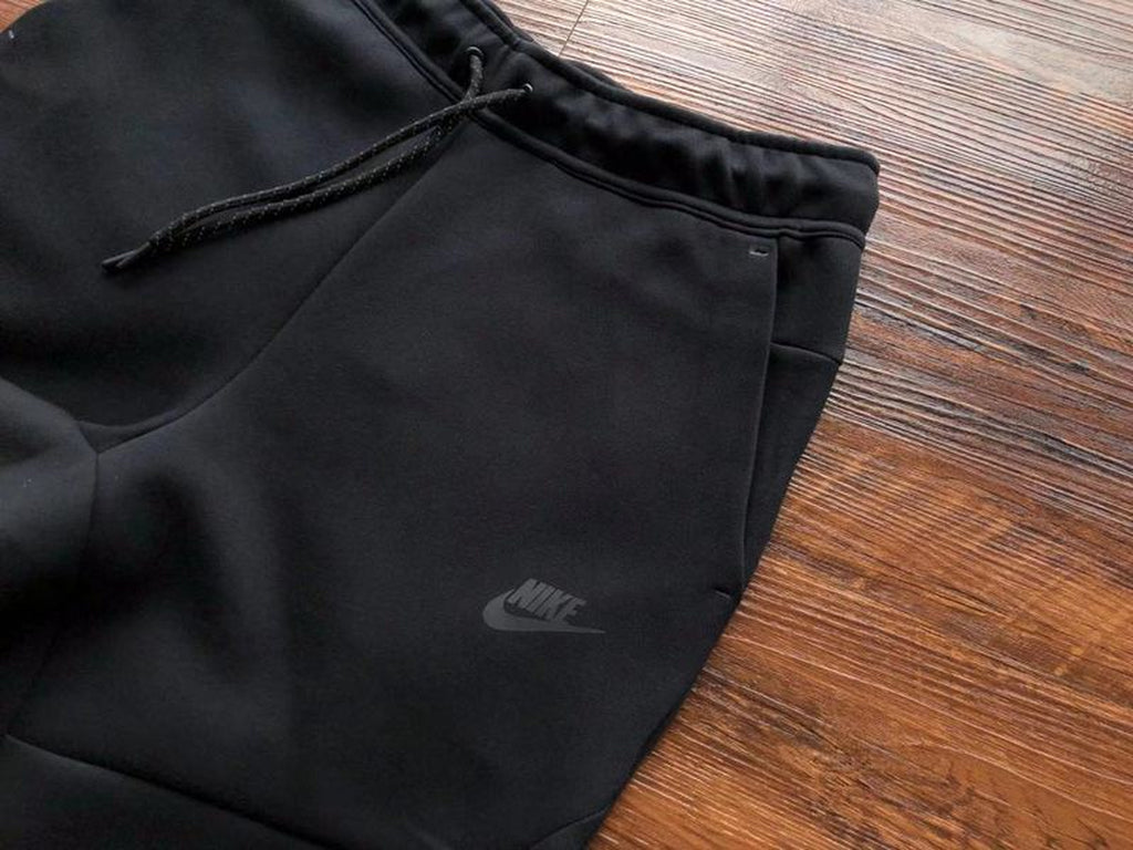 NIKE TECH FLEECE PANTS X BLACK